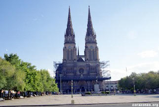 Fachada de la Basílica de Luján